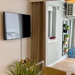 Apartman Modern On The With Pool