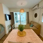 Modern On The With Pool Apartman *