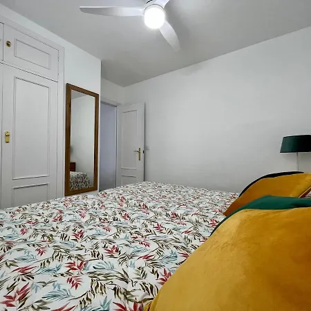 Modern On The With Pool דירה *