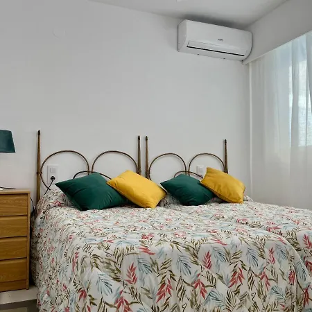 Appartement Modern On The With Pool Calp