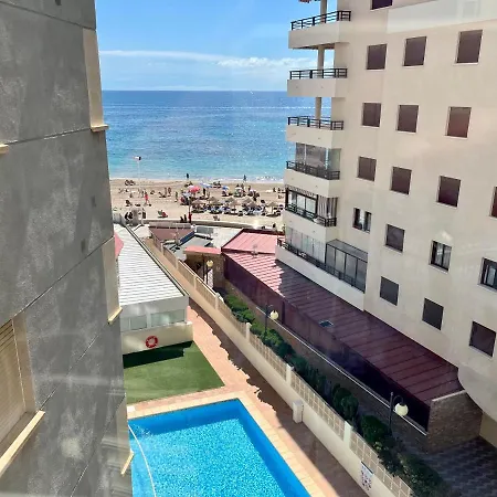 Modern On The With Pool דירה קלפה