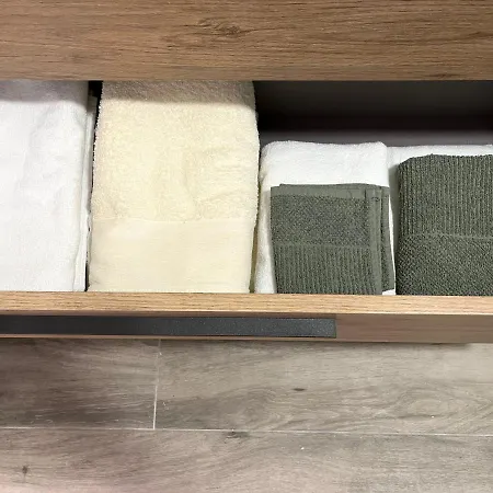 דירה Modern On The With Pool קלפה