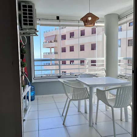 Modern On The With Pool דירה *