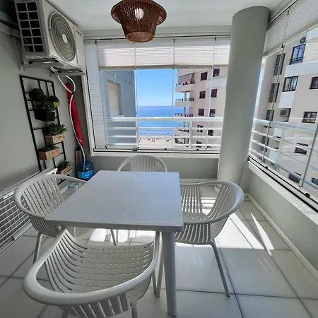 Modern On The With Pool Apartment *