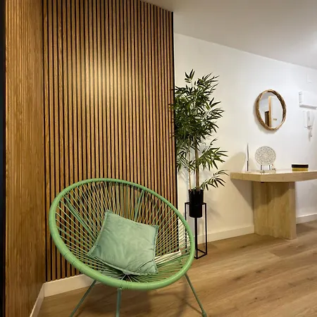 דירה Modern On The With Pool