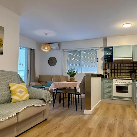 Modern On The With Pool Calpe