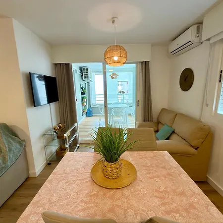 Modern On The With Pool דירה *