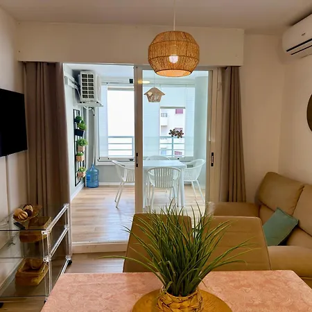 Modern On The With Pool דירה קלפה