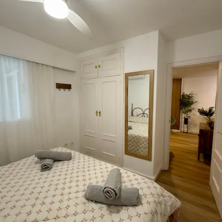 Modern On The With Pool Daire Calp