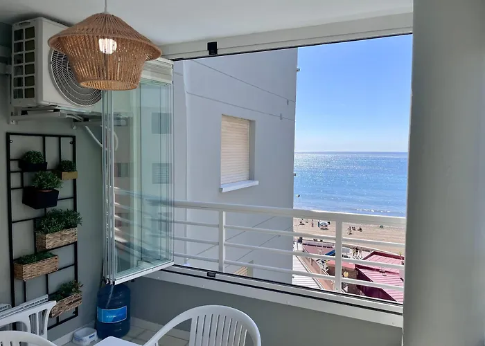 Modern On The With Pool * Calp