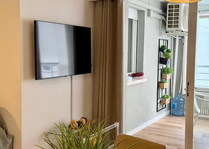 Appartement Modern On The With Pool